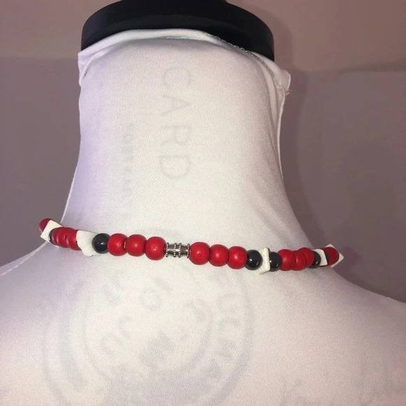 8 inch Unisex Tahitian style beaded necklace black white and red colors. - Picture 2 of 6